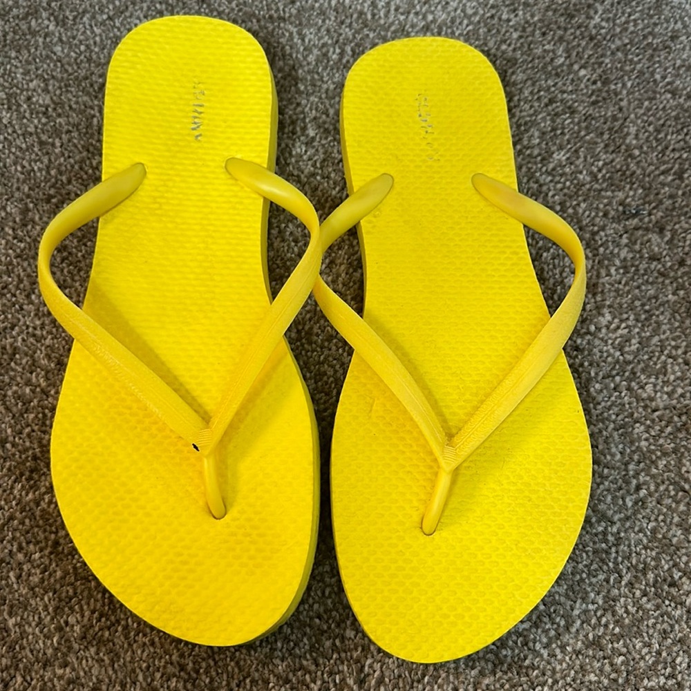 Yellow old navy flip flops
